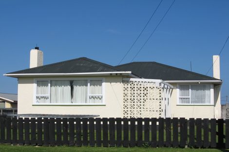 Photo of property in 15b Hood Street, Castlecliff, Whanganui, 4501