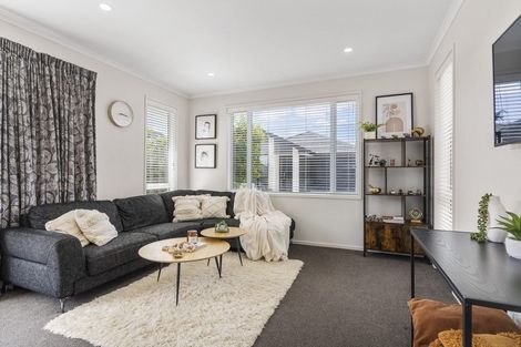 Photo of property in 10 Toi Place, Papamoa, 3118