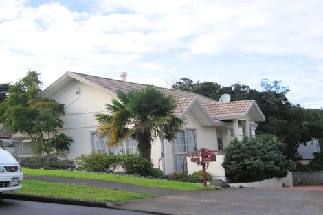 Photo of property in 63 Ribbonwood Crescent, Goodwood Heights, Auckland, 2105