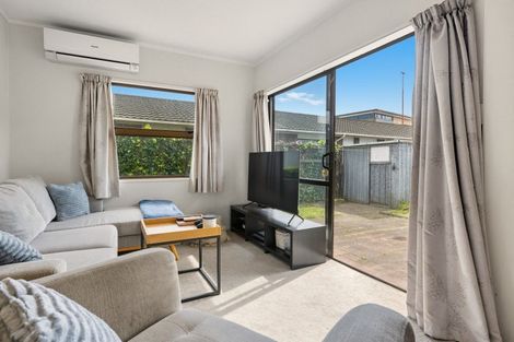 Photo of property in 2/569 Maunganui Road, Mount Maunganui, 3116