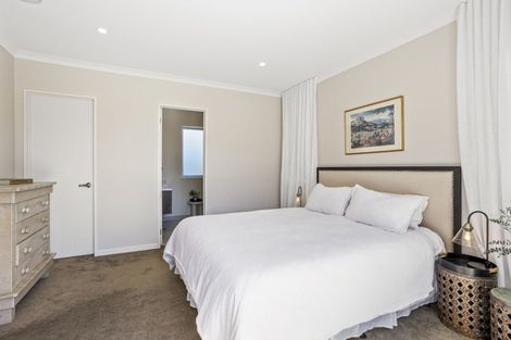 Photo of property in 8 Vinistra Road, Kumeu, 0810