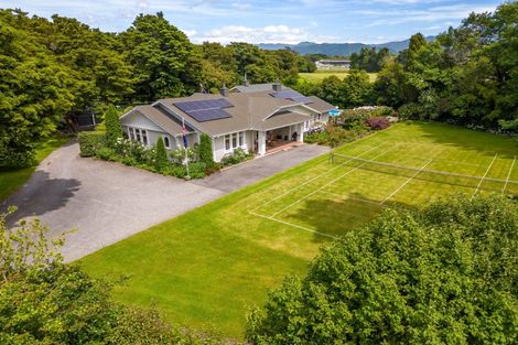 Photo of property in 152 No 1 Line, Tauwharenikau, Featherston, 5771