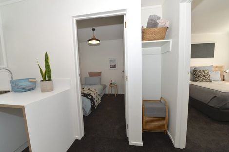 Photo of property in 2/11 Taupata Street, Redcliffs, Christchurch, 8081