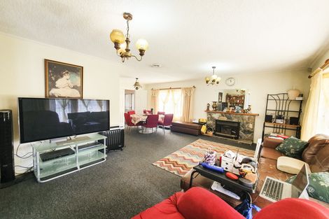 Photo of property in 15 Cargill Street, Papakura, 2110