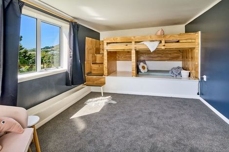 Photo of property in 10 Carleton Terrace, Tawa, Wellington, 5028