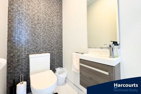 Photo of property in 5 Malbec Place, Huapai, Kumeu, 0810