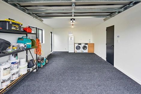Photo of property in 44 Domett Street, Newlands, Wellington, 6037