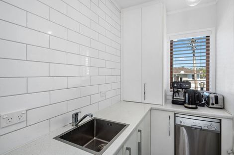 Photo of property in 6/773 Beach Road, Browns Bay, Auckland, 0630