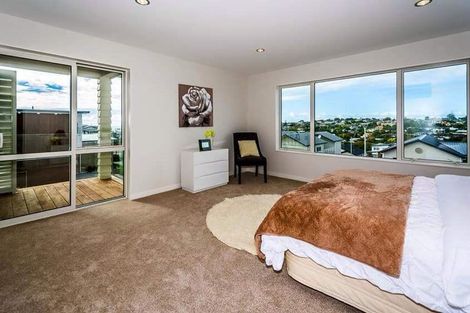 Photo of property in 15 Westerley Place, Long Bay, Auckland, 0630