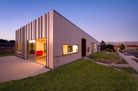 Photo of property in 6 Pounamu Avenue, Albert Town, Wanaka, 9305