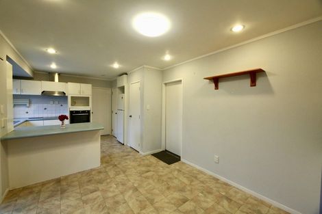 Photo of property in 58 Sunderlands Road, Half Moon Bay, Auckland, 2012