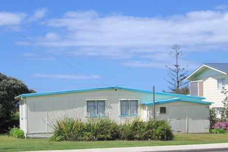 Photo of property in 17 Seaforth Road, Waihi Beach, 3611