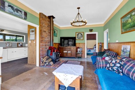 Photo of property in 185 Tasman Street, Opunake, 4616