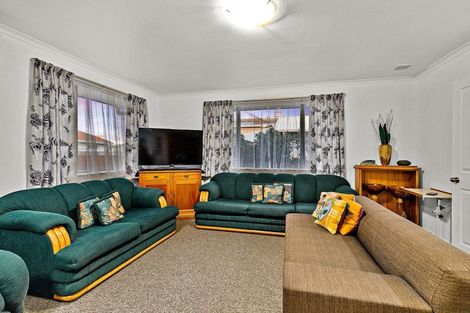 Photo of property in 9 Swanson Oaks, Swanson, Auckland, 0612