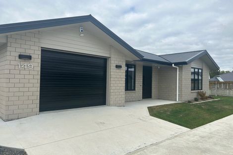 Photo of property in Woodlands Villas, 17a Sherwill Street East, Feilding, 4702