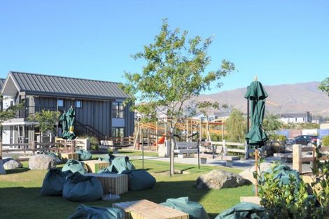 Photo of property in 5 Merivale Avenue, Wanaka, 9305