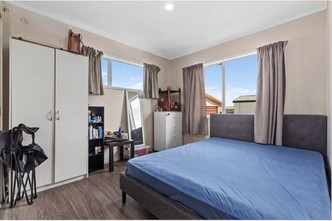 Photo of property in 303 Roscommon Road, Clendon Park, Auckland, 2103