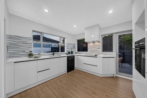 Photo of property in 55b Sheridan Drive, New Lynn, Auckland, 0600