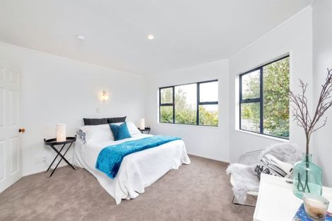 Photo of property in 1/266 Glamorgan Drive, Northcross, Auckland, 0630