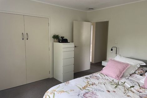 Photo of property in 2/13 Gretel Place, Hillcrest, Auckland, 0627