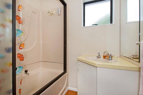 Photo of property in 125 Oakura Road, Oakura, Hikurangi, 0184