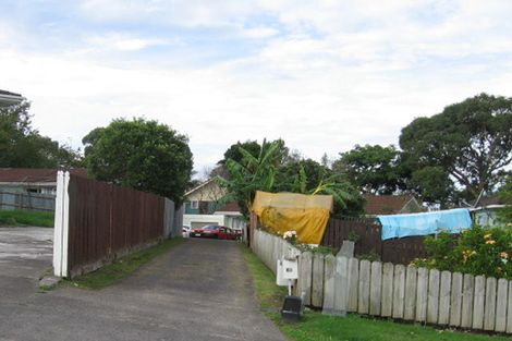 Photo of property in 6a Backhurst Grove, Massey, Auckland, 0614