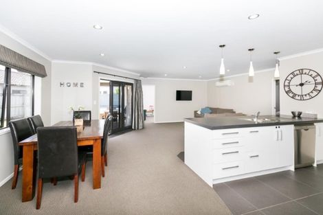 Photo of property in 115 Saint James Drive, Huntington, Hamilton, 3210