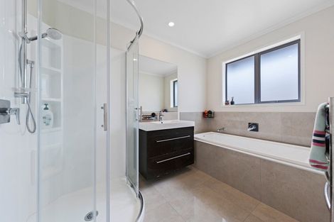 Photo of property in 72 Hillpark Drive, Pokeno, 2402