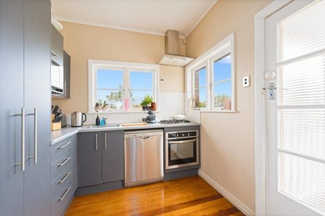 Photo of property in 227 Titirangi Road, Titirangi, Auckland, 0604