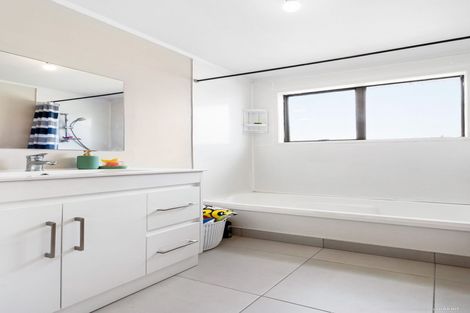 Photo of property in 13 Poutini Place, Manurewa, Auckland, 2102