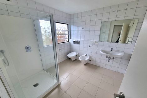 Photo of property in 1/177 Forrest Hill Road, Forrest Hill, Auckland, 0620