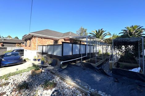 Photo of property in 20 Godley Road, Green Bay, Auckland, 0604