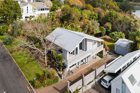 Photo of property in 11 Moana Drive, Tanners Point, Katikati, 3177