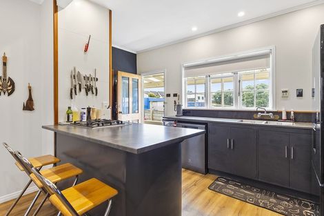 Photo of property in 69 Main Road, Titahi Bay, Porirua, 5022