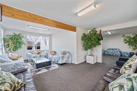 Photo of property in 23 Neems Place, Manurewa, Auckland, 2102