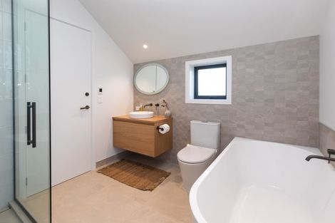 Photo of property in 86 Wairakei Road, Bryndwr, Christchurch, 8052