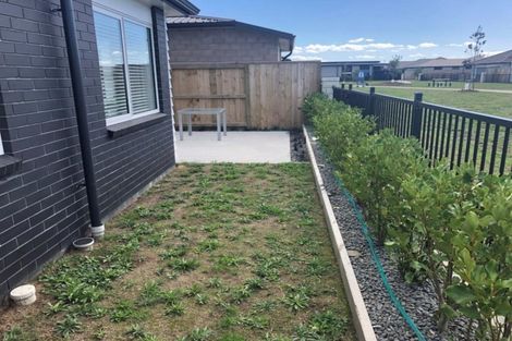 Photo of property in 12 Naeo Close, Papamoa Beach, Papamoa, 3118