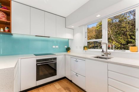 Photo of property in 36 Norton Park Avenue, Fairfield, Lower Hutt, 5011