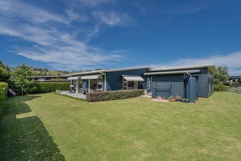 Photo of property in 15 Admiral Drive, Cooks Beach, Whitianga, 3591