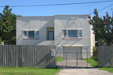 Photo of property in 2/18 Binsted Road, New Lynn, Auckland, 0600