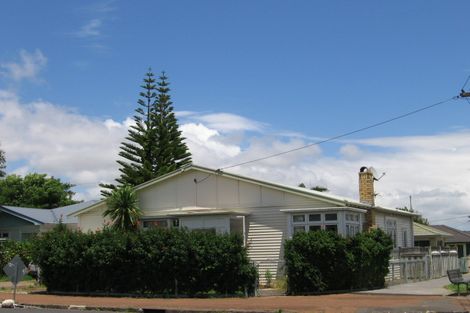 Photo of property in 250 Point Chevalier Road, Point Chevalier, Auckland, 1022