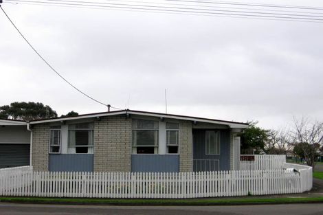 Photo of property in 17 Maxwells Line, Awapuni, Palmerston North, 4412