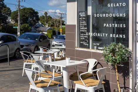 Photo of property in 84a Vauxhall Road, Narrow Neck, Auckland, 0624