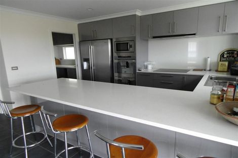 Photo of property in 46 Albatross Road, Red Beach, 0932