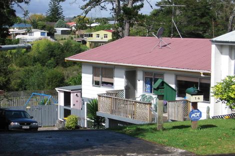 Photo of property in 12 Talavera Place, Te Atatu South, Auckland, 0602