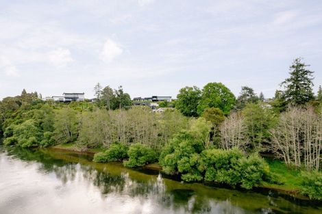 Photo of property in 92 Braid Road, St Andrews, Hamilton, 3200