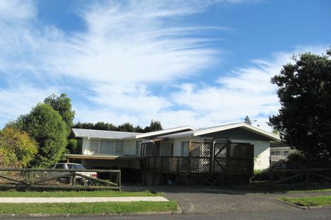 Photo of property in 46 Megan Avenue, Pakuranga Heights, Auckland, 2010
