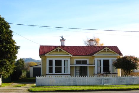 Photo of property in 31 Railway Esplanade, East Gore, Gore, 9710