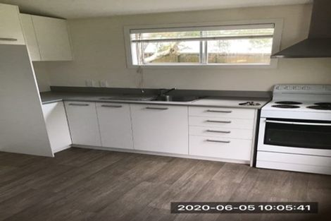 Photo of property in 2 Vera Road, Te Atatu South, Auckland, 0610