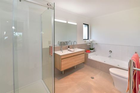 Photo of property in 2 Quarter Deck Lane, Gulf Harbour, Whangaparaoa, 0930